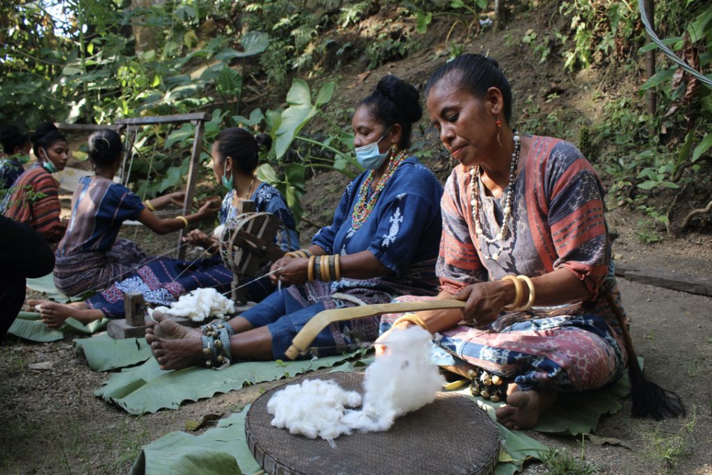 Sanggar Watubo, Watublapi - Indah Darmastuti