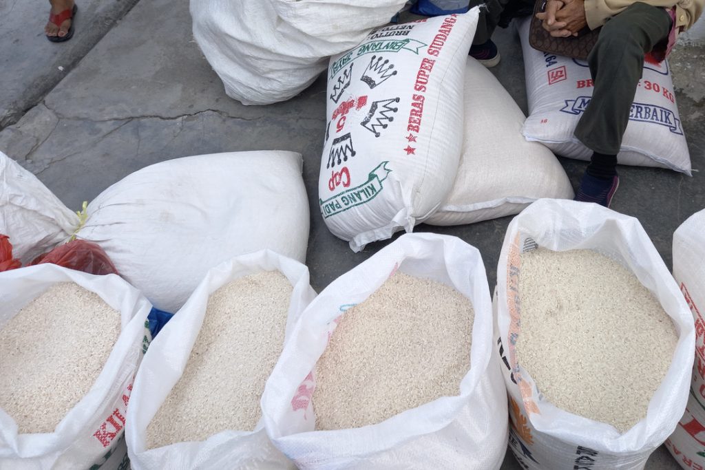 Pasar di Balige - Ita Siregar